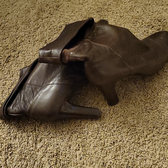 Boots - Picture 2 of 3